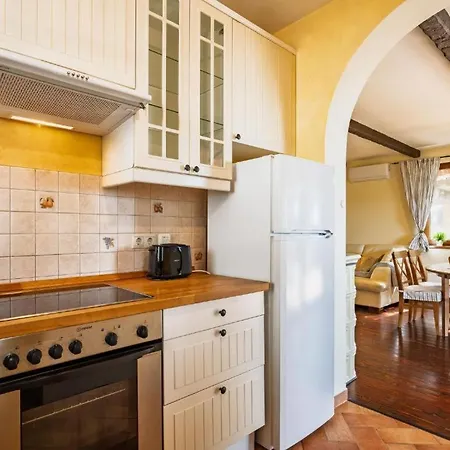 104 - Balatonszárszón 3 Hálószobás Luxus Saját Vízparttal Kiadó Villa Balatonszárszó